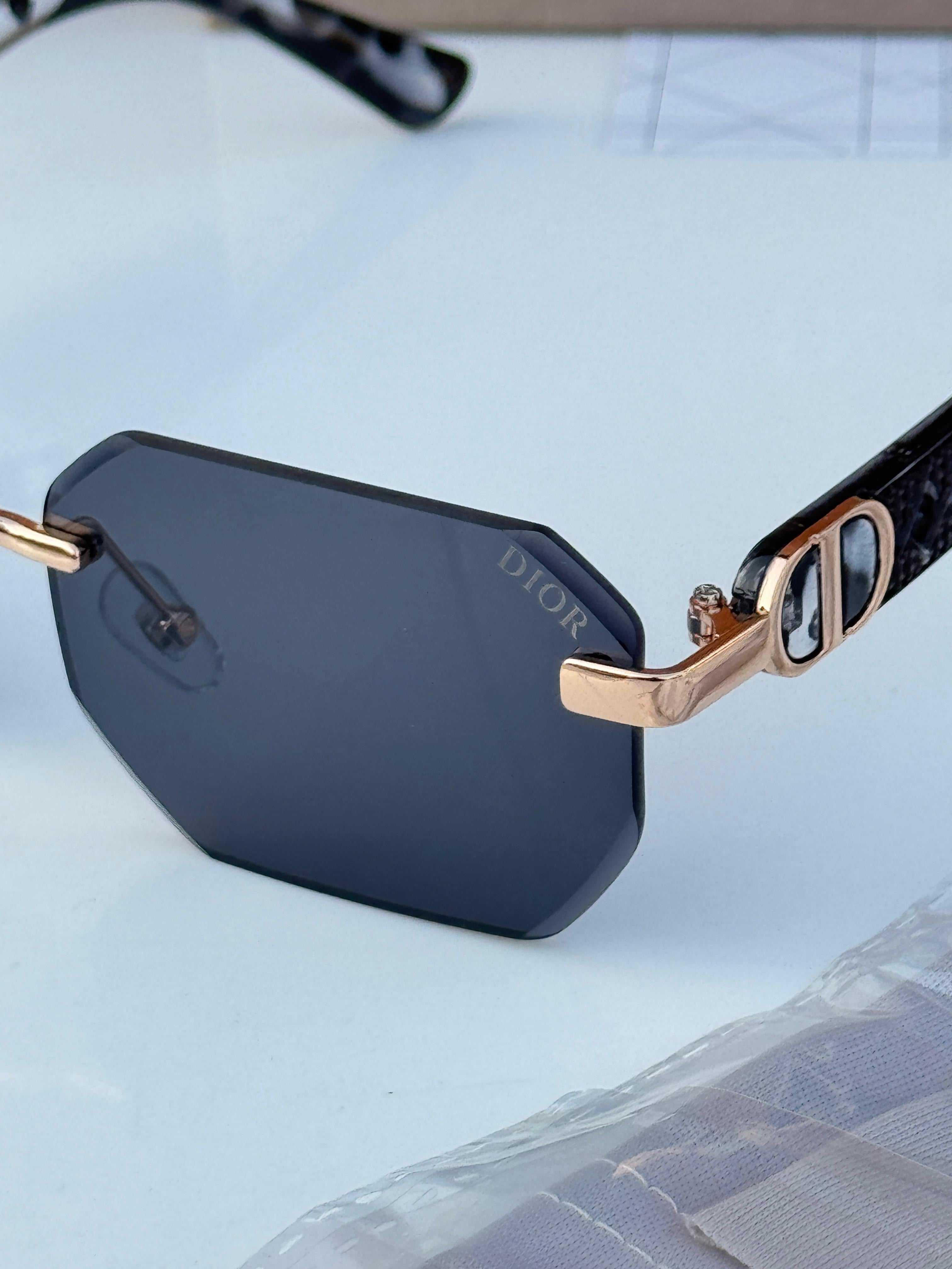 Dio_r premium gold black sunglasses 🕶️
