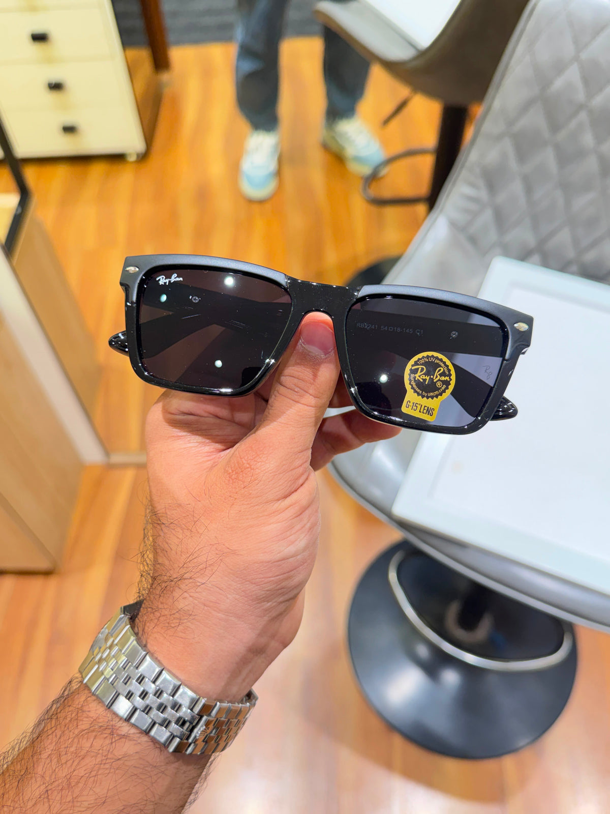 Ray_ban glossy black sunglasses 🕶️