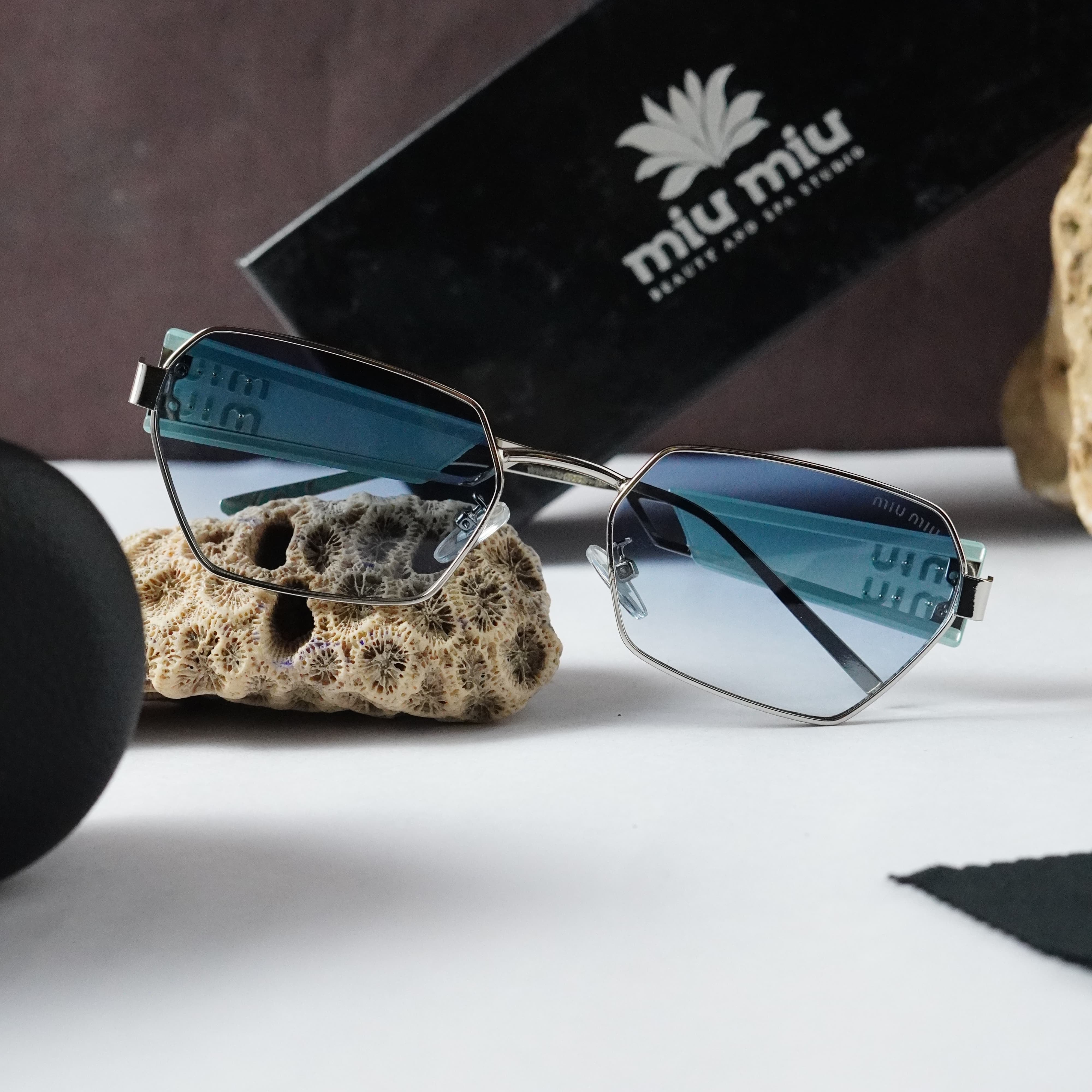 Miu_miu silver blue unisex with box kit