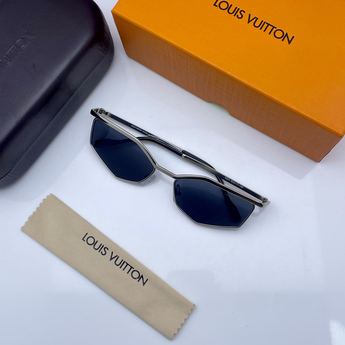 Lou_is vui_tton black silver sunglasses with original box kit