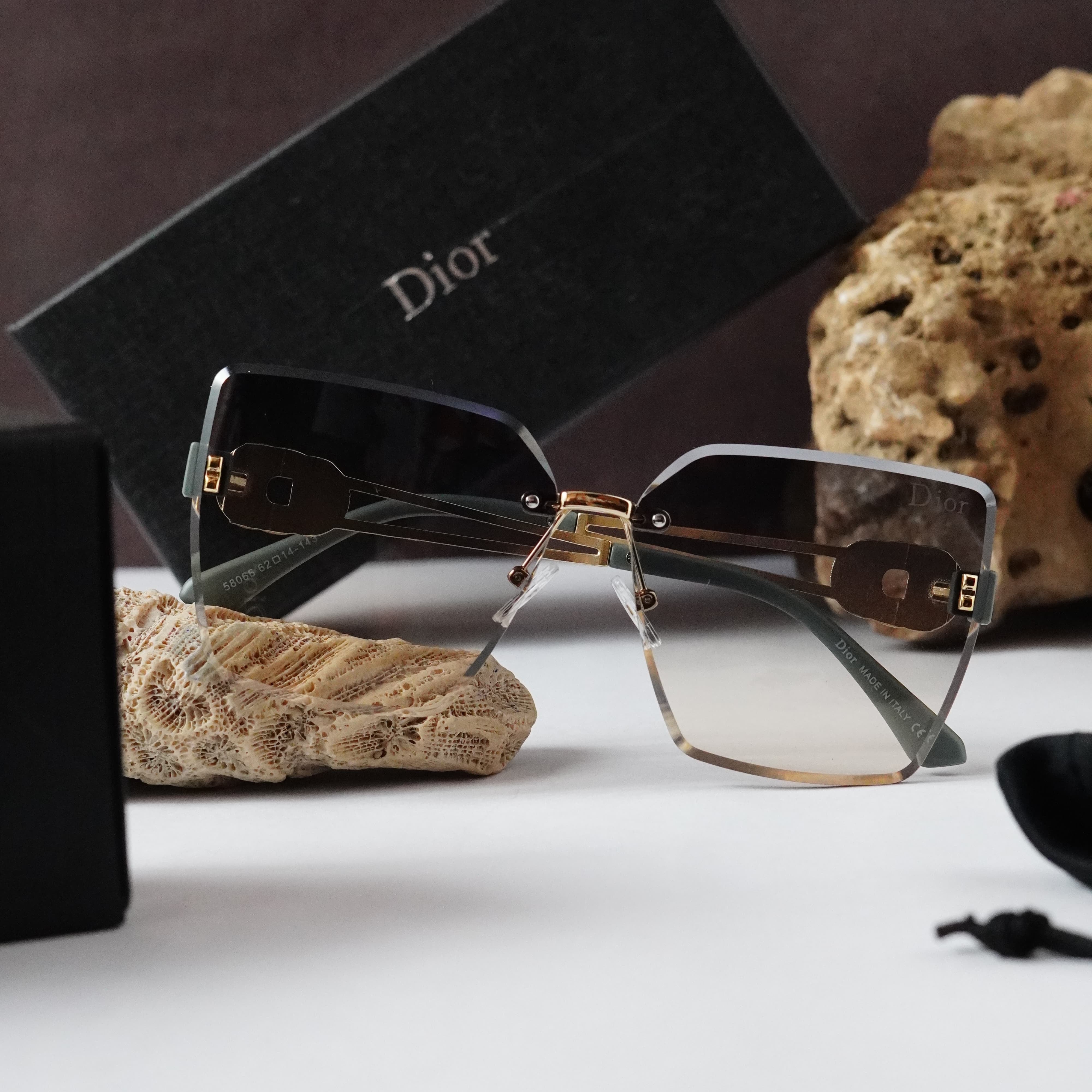 Di_or sea green womens sunglasses with box kit