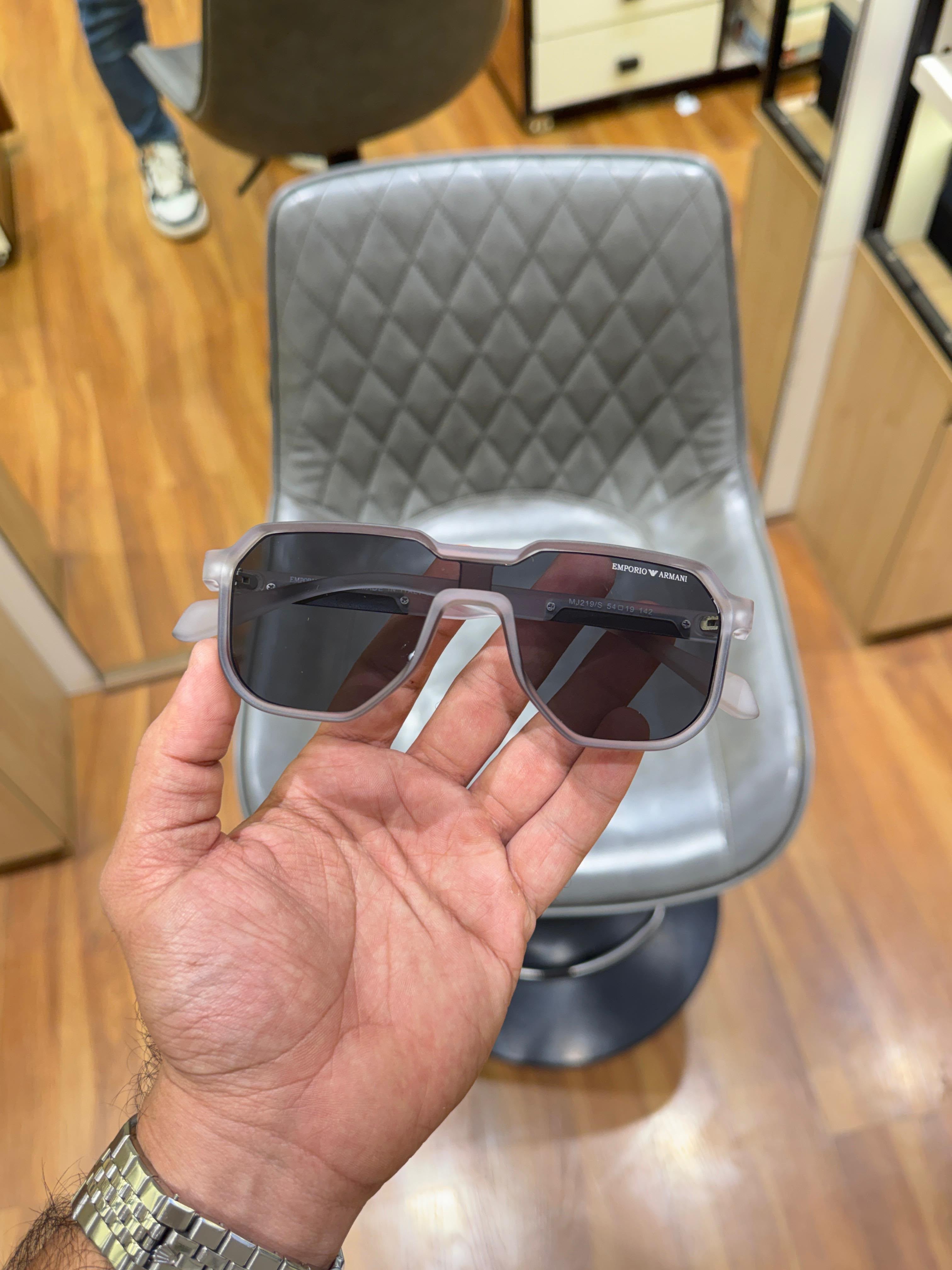 Empo_rio ar_mani grey black sunglasses with box kit