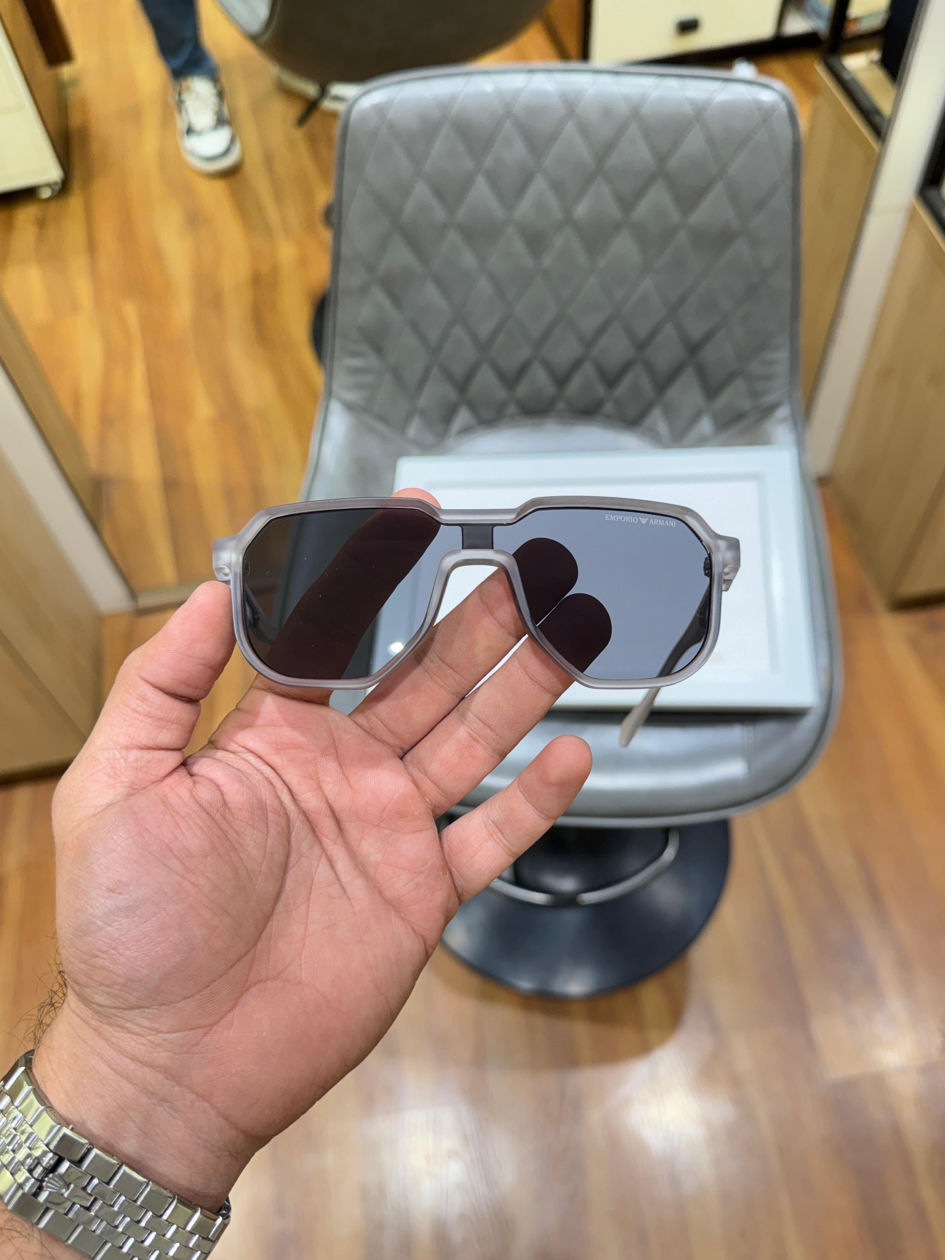 Empo_rio ar_mani grey black sunglasses with box kit