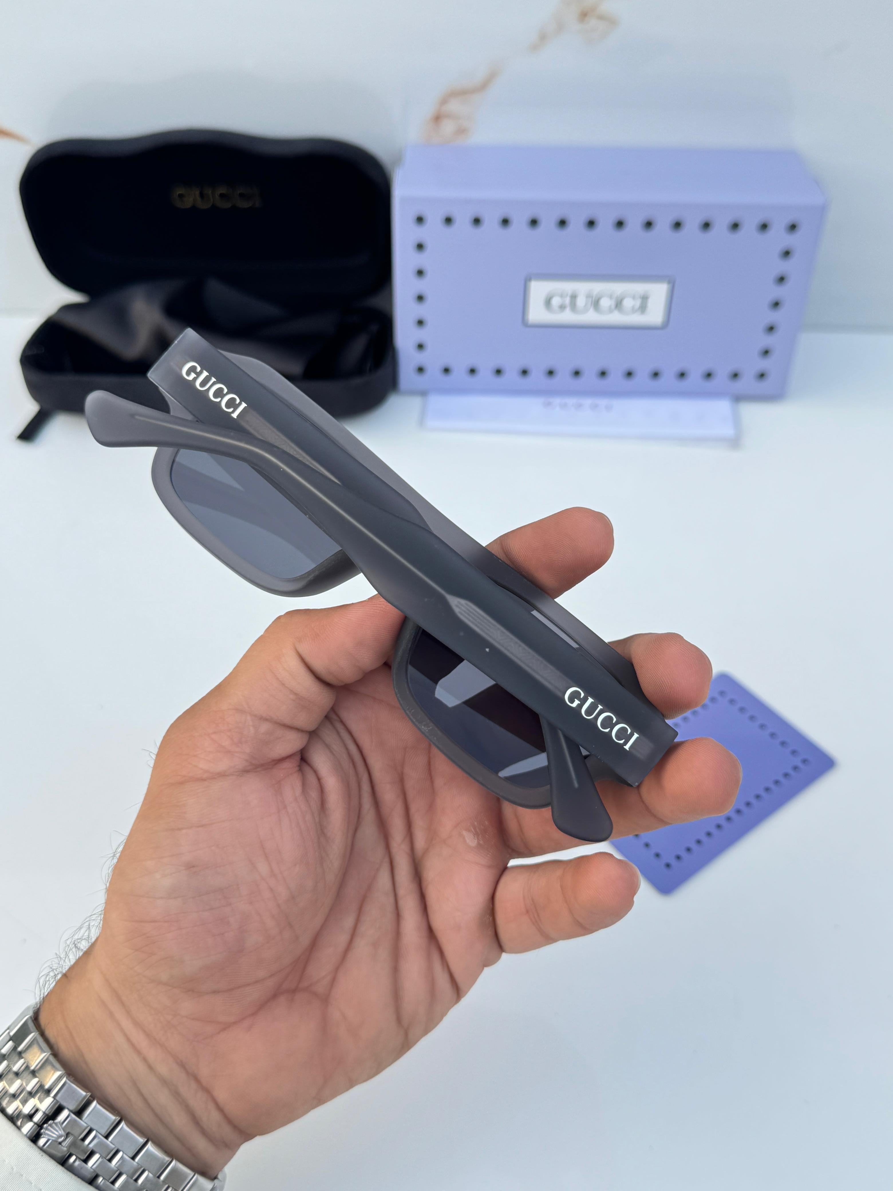 Gu_cci grey black with box kit