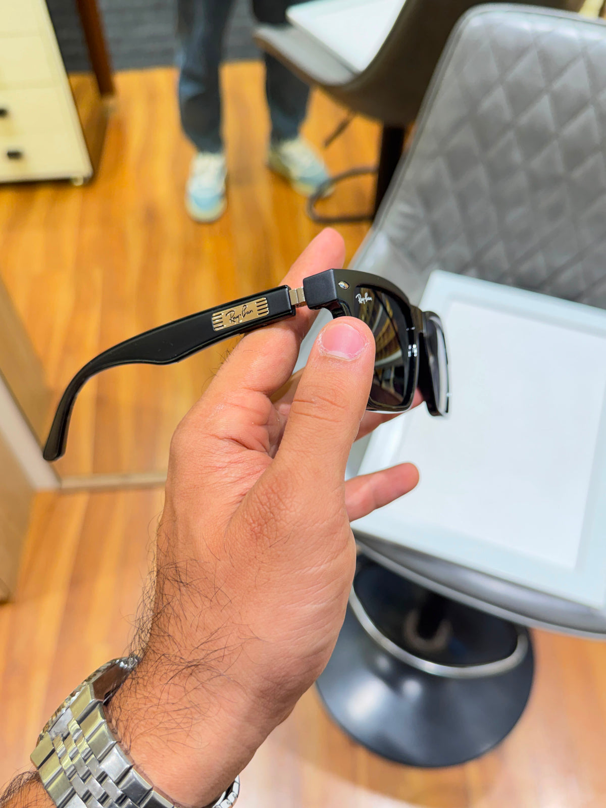 Ray_ban glossy black sunglasses 🕶️