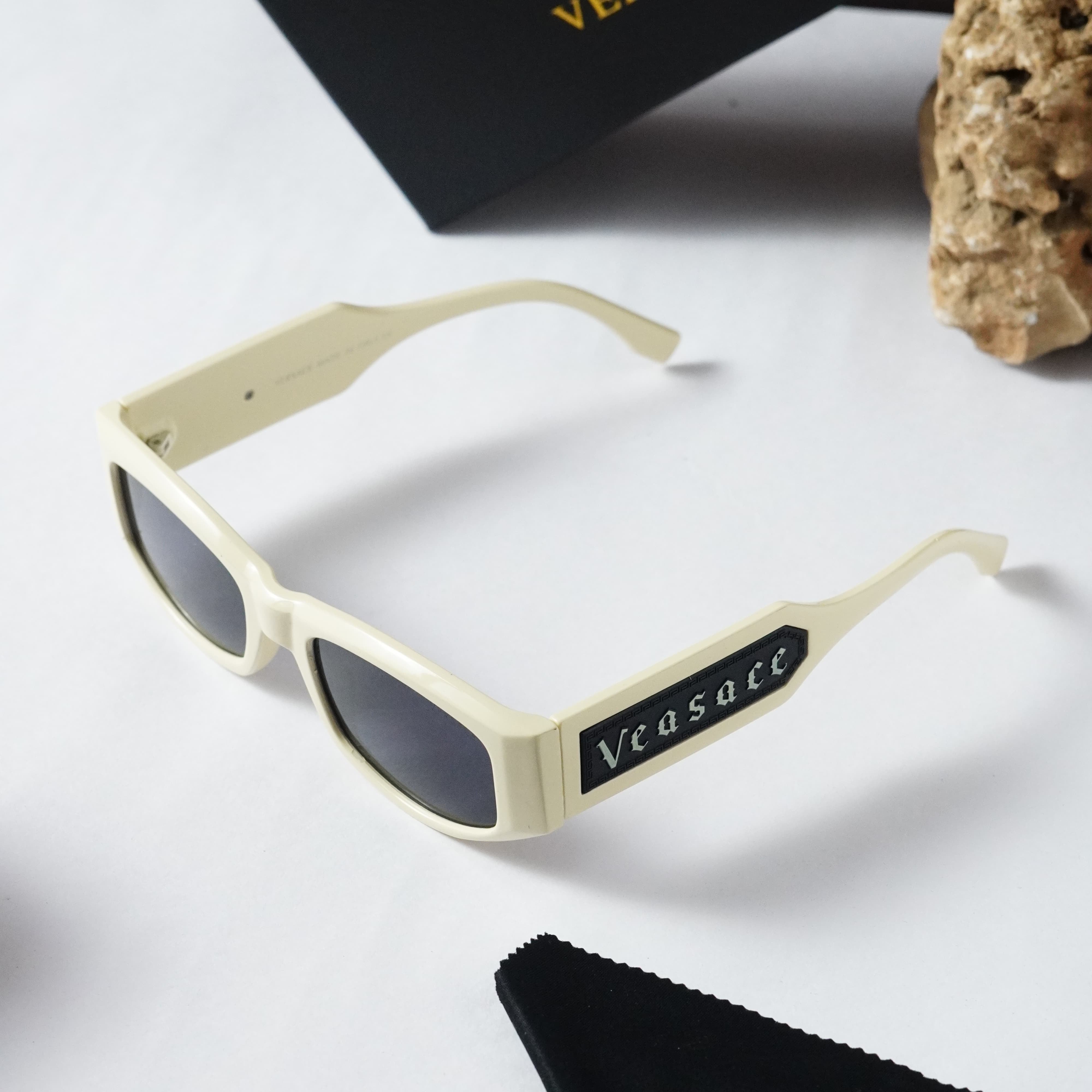 Ver_sace white for mens with box kit