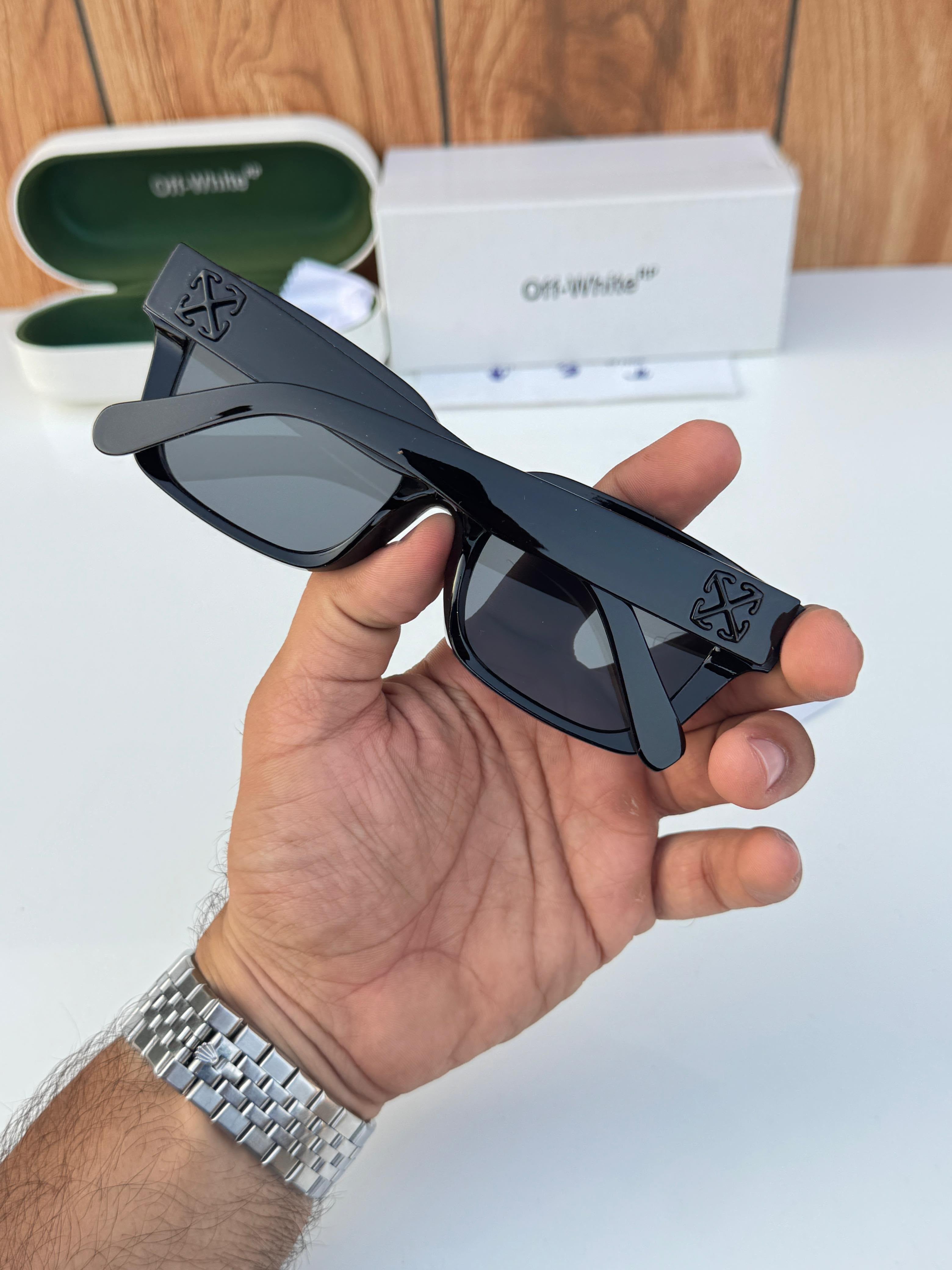 Off_white alluarjun edition full black with box kit