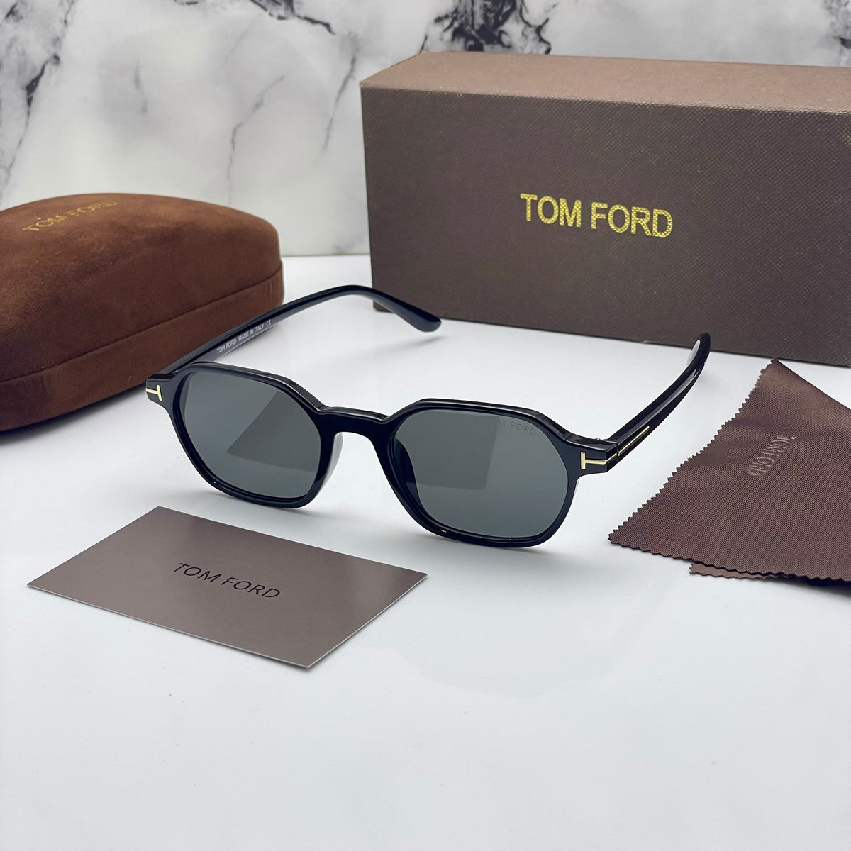 Tom_ford glossy full black sunglasses with original box kit