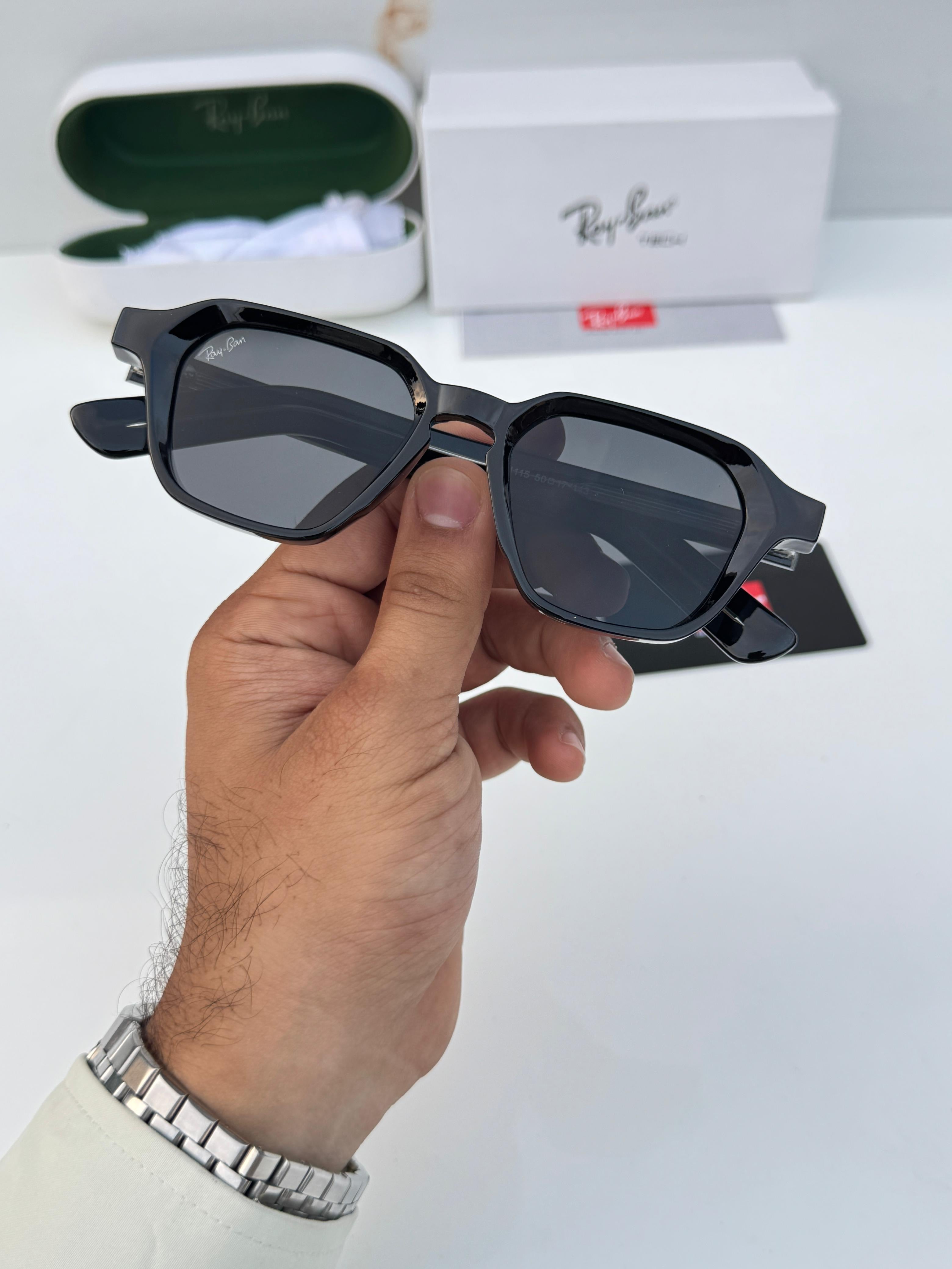 Ray_ban black unisex with box kit
