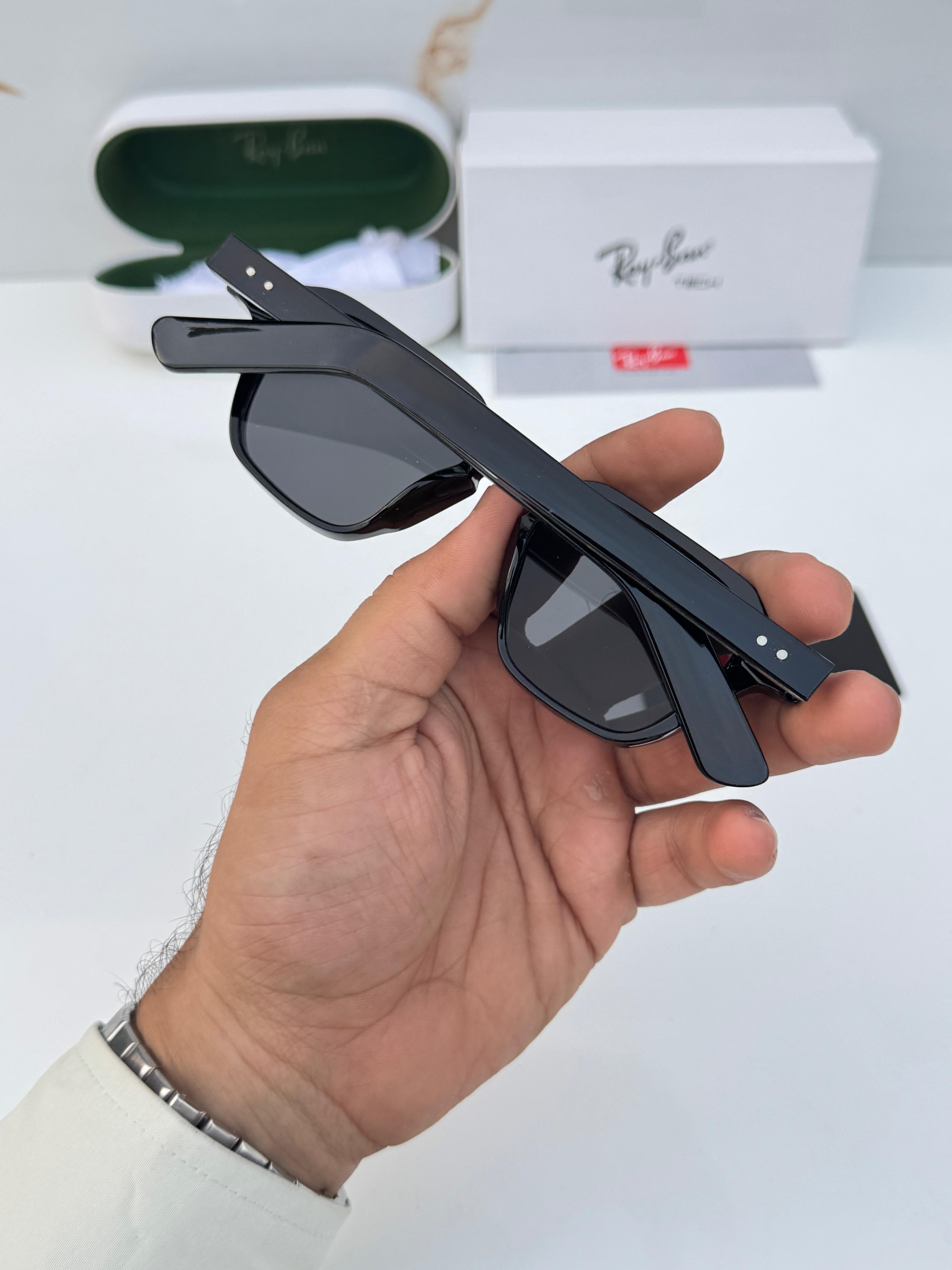 Ray_ban black unisex with box kit