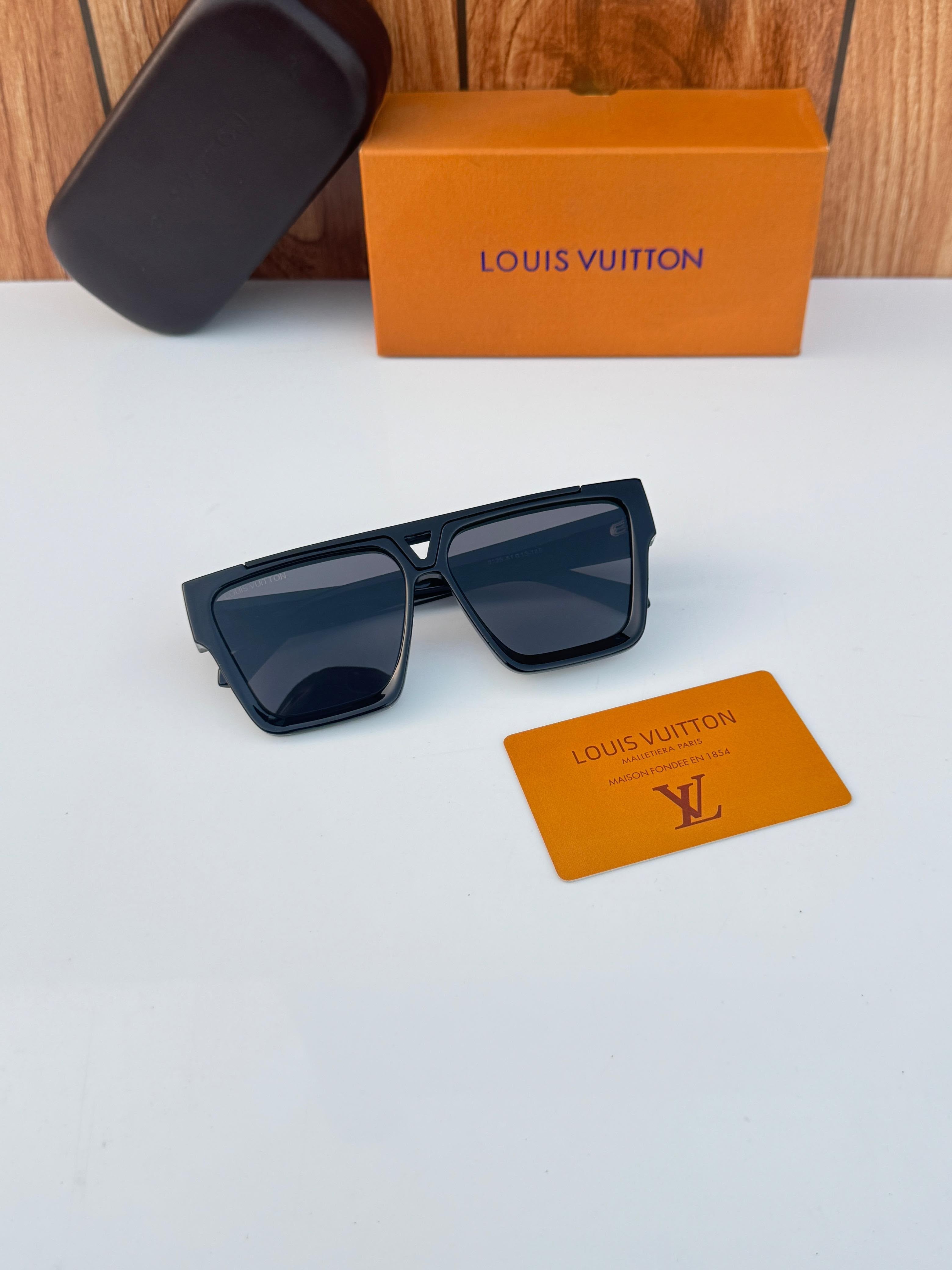 Lou_is vuitton full black with box kit
