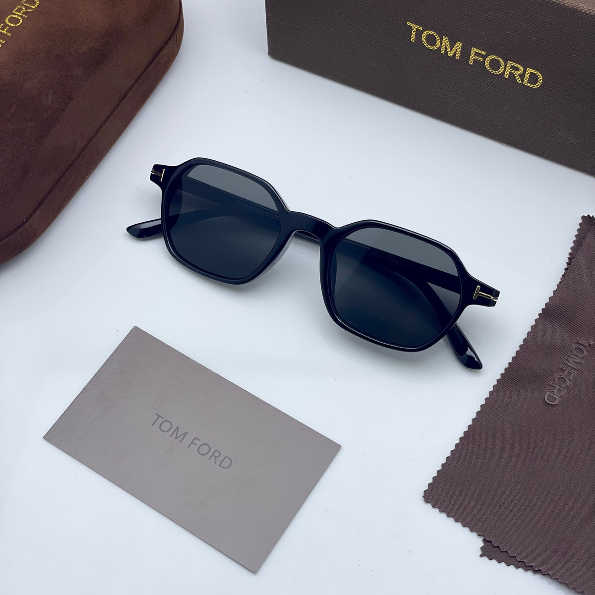 Tom_ford glossy full black sunglasses with original box kit