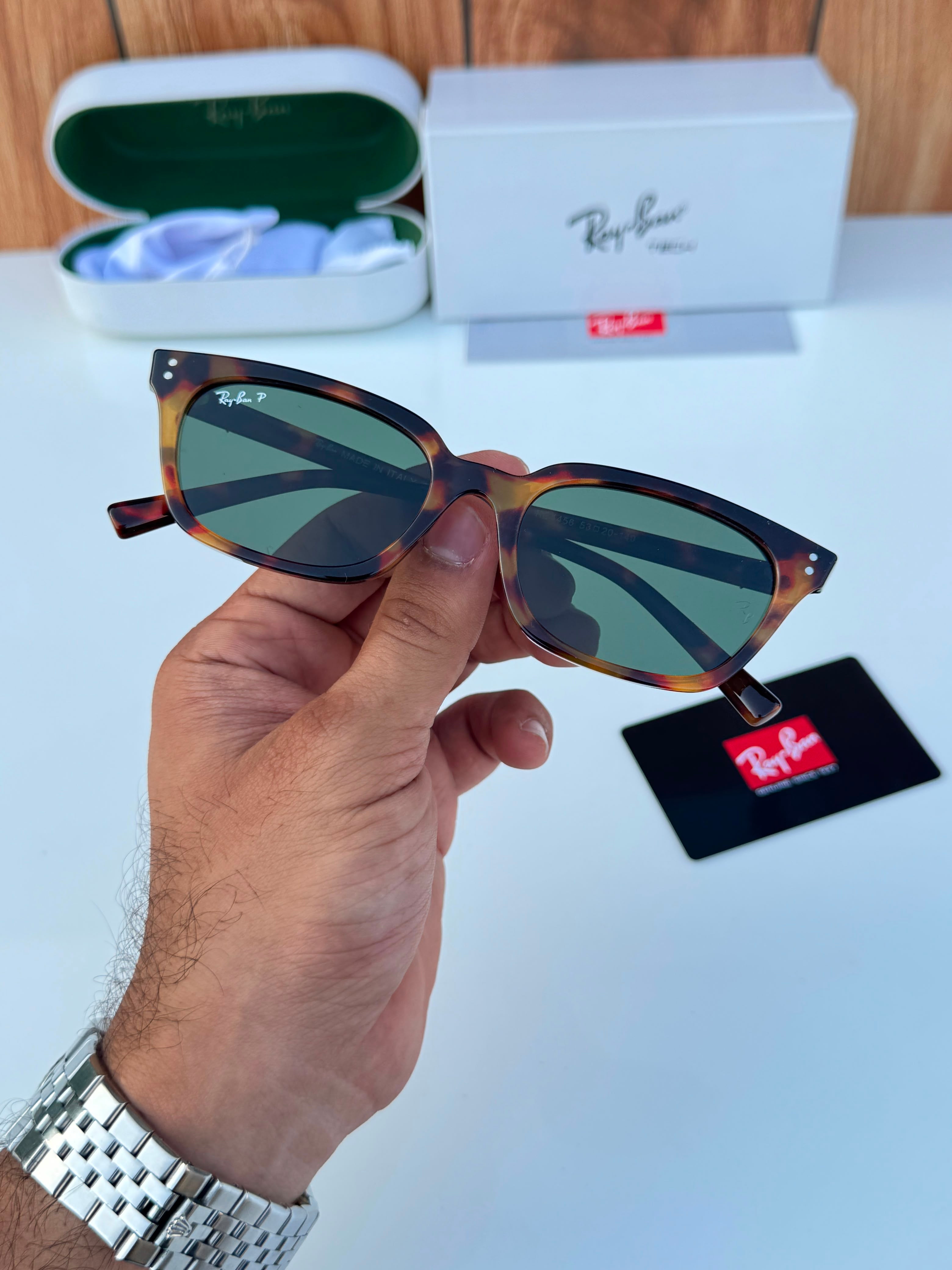 Ray_ban tiger green with box kit