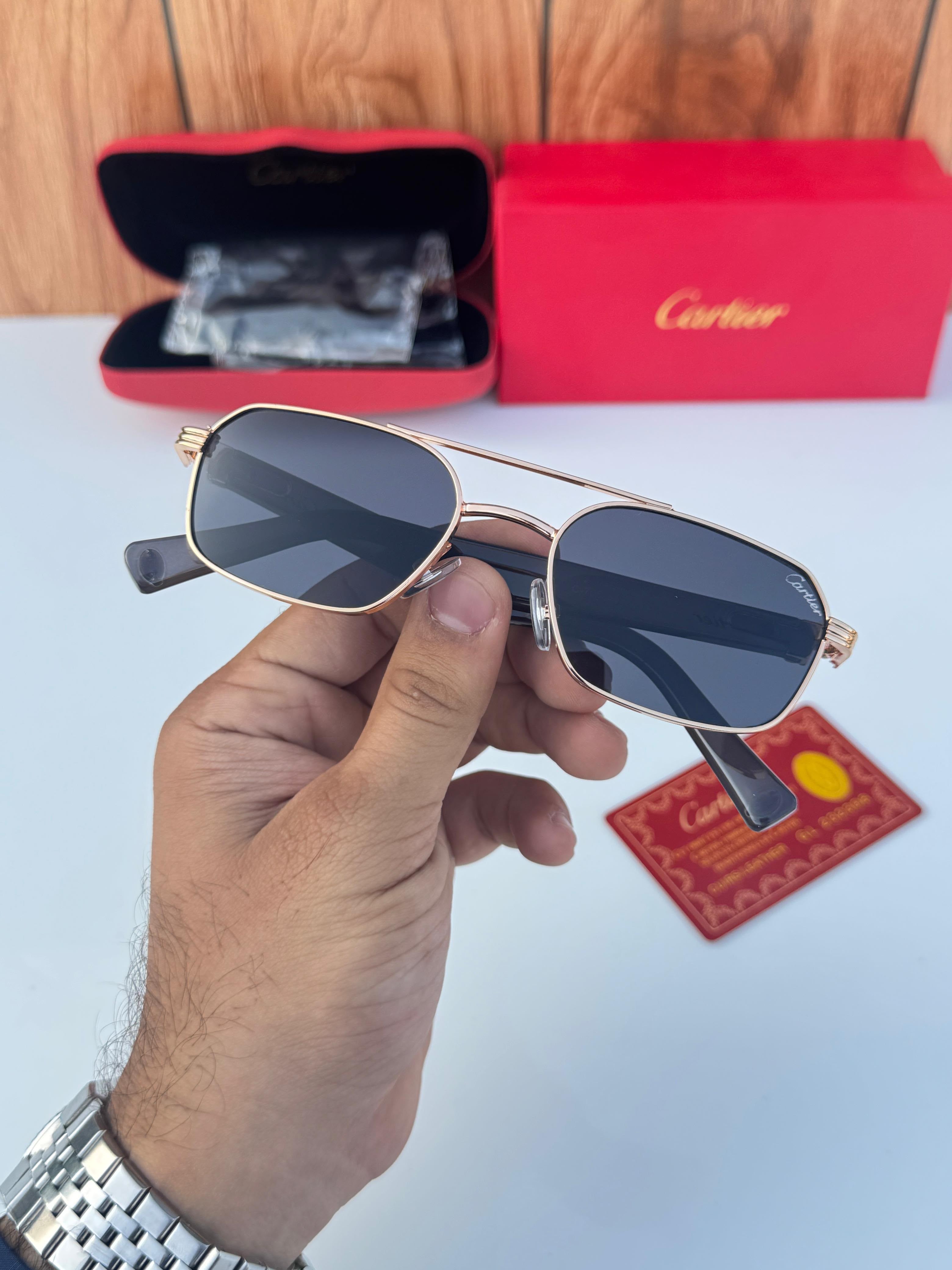 Car_tier black and gold sunglasses with box kit