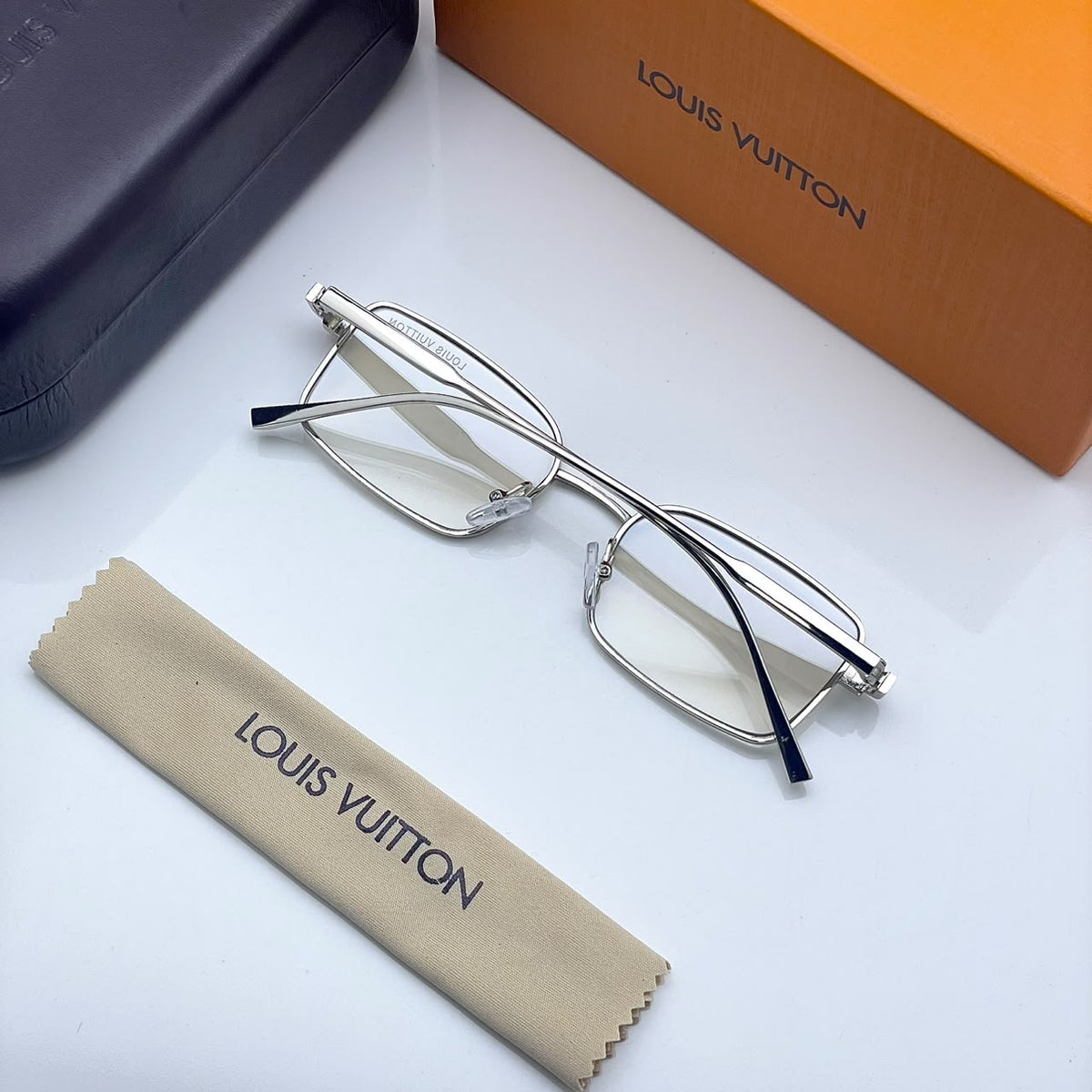 Lou_is vui_tton silver plano luxury with original box kit