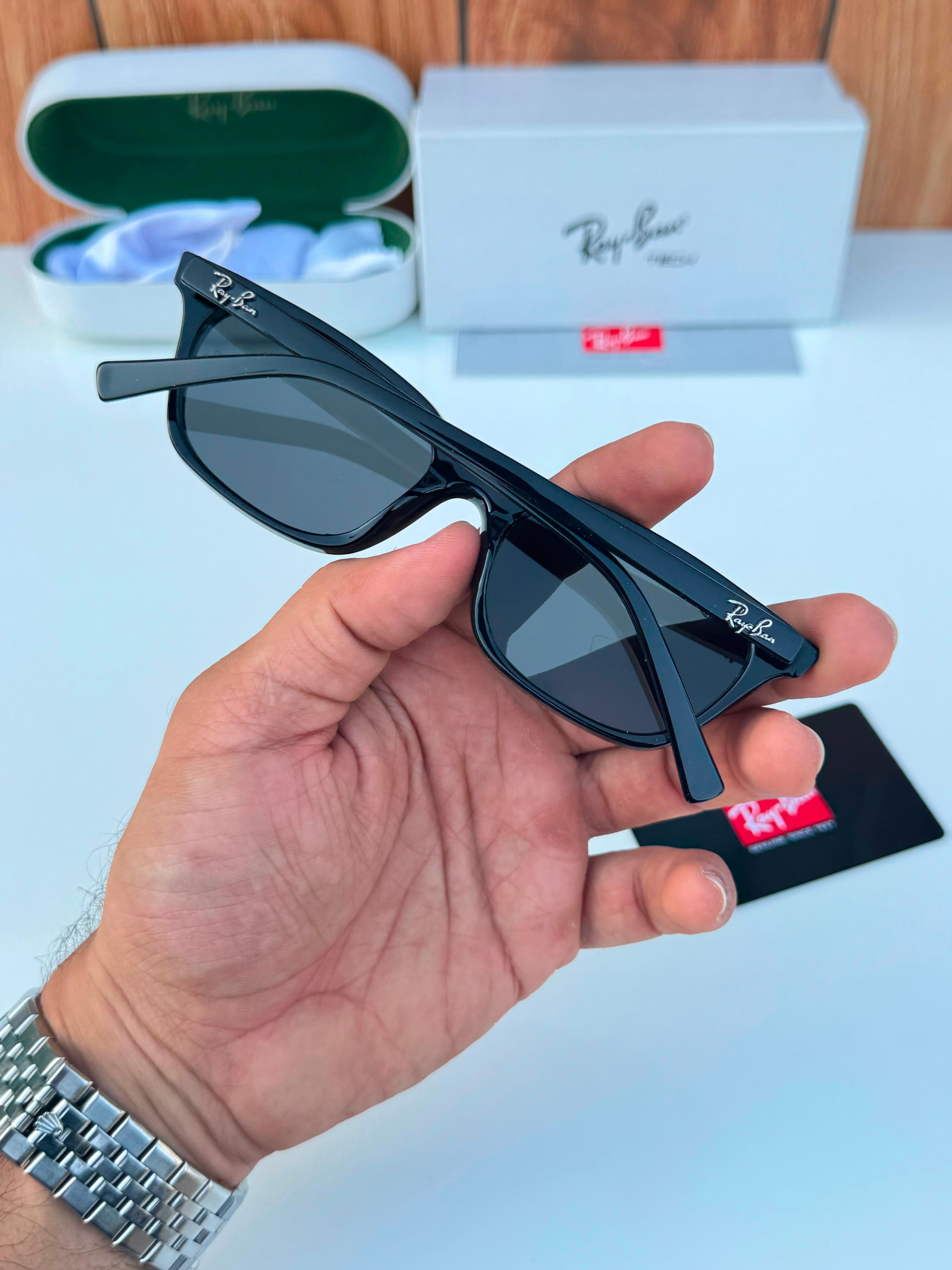 Ray_ban unisex black with box kit