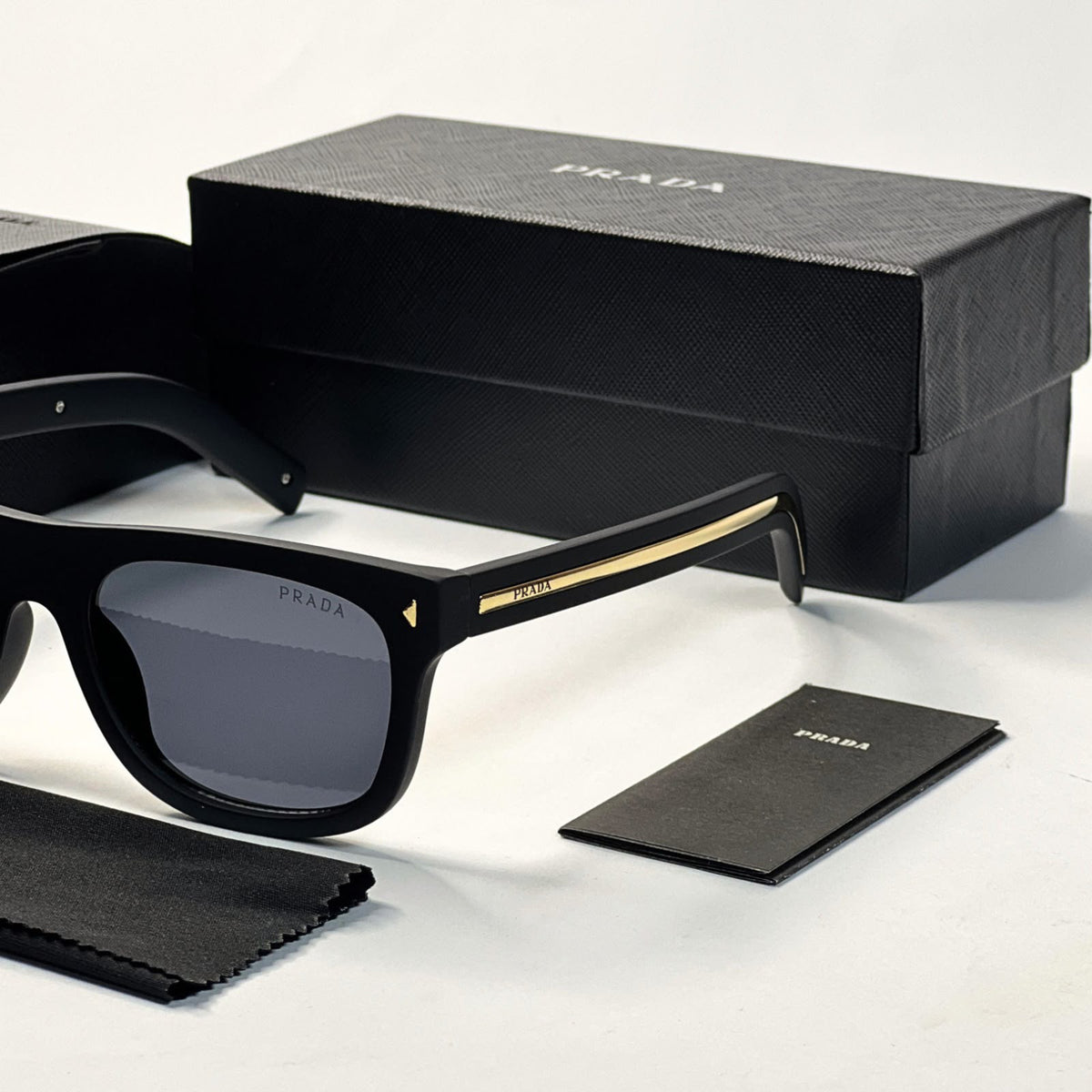 Pra_da black golden premium shade