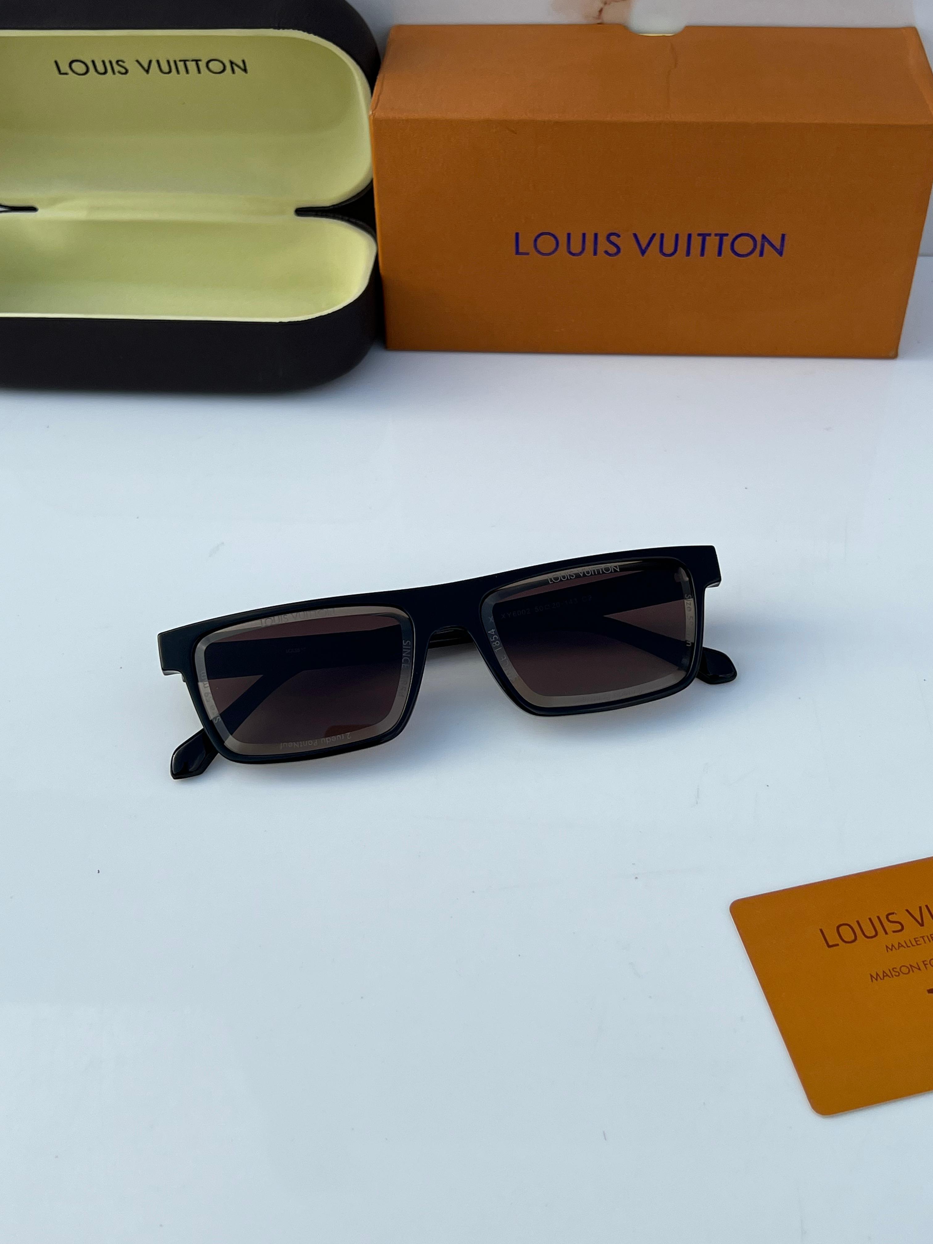 Lou_is vuitt_on black brown unisex with box kit