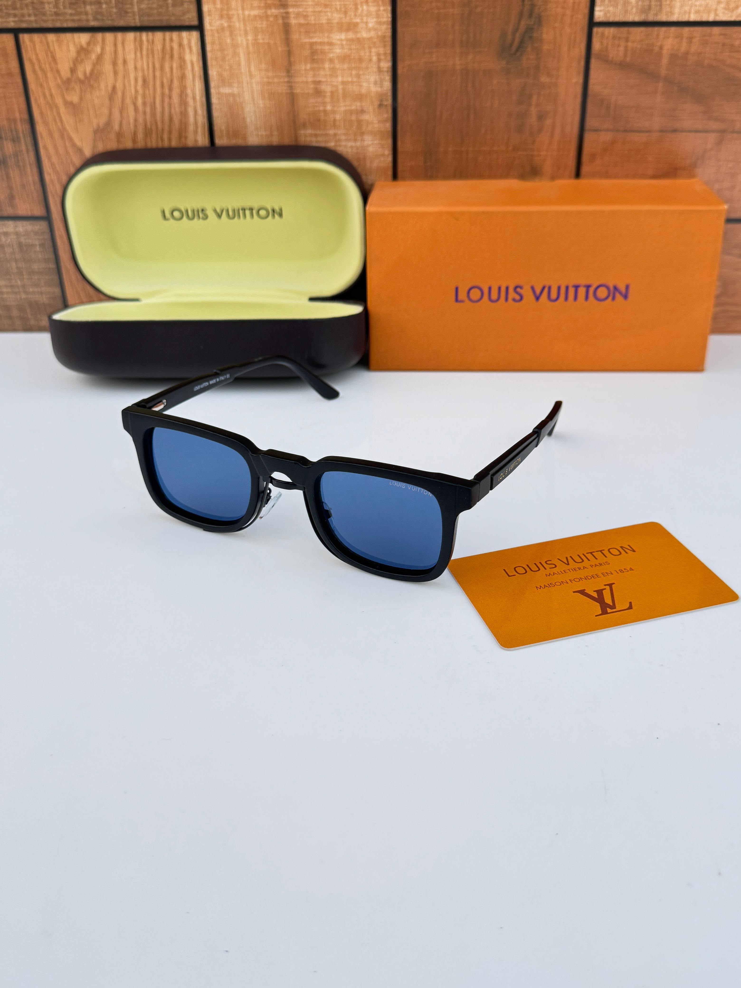 Lou_is vuitton black&blue sunglasses with box kit