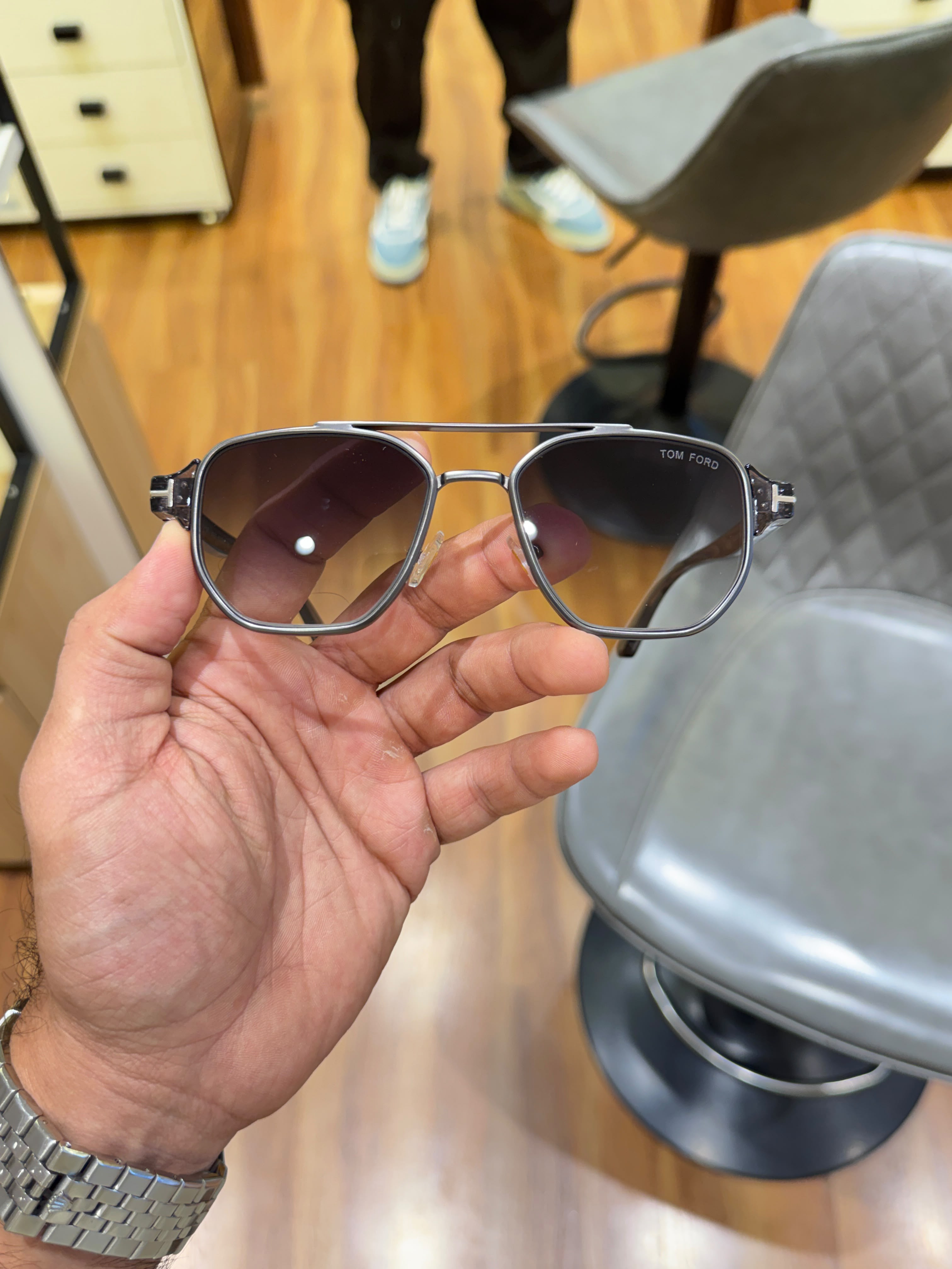 Tom_ford grey brown sunglasses with box kit