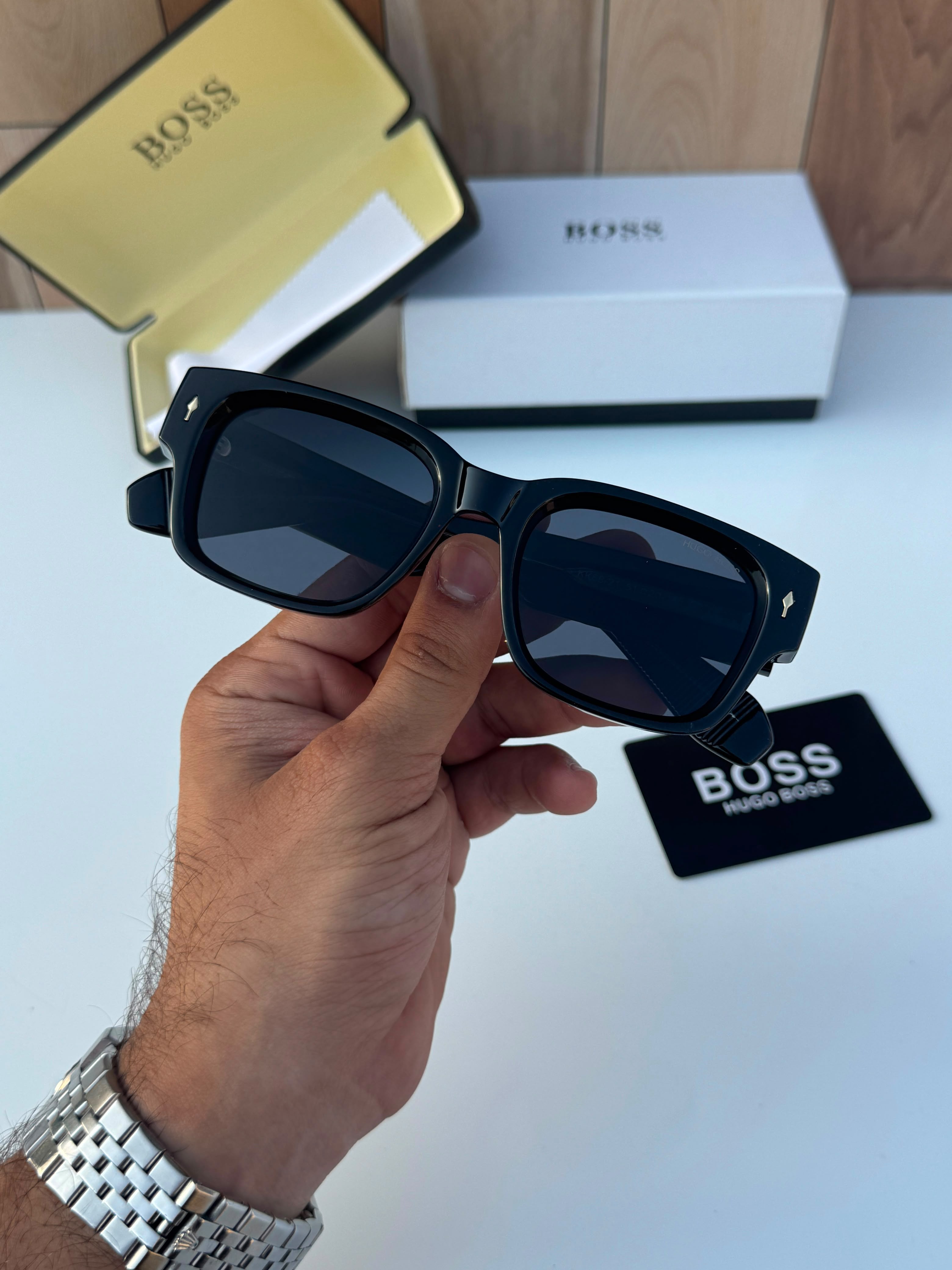 Hugo_boss black edition for mens with box kit