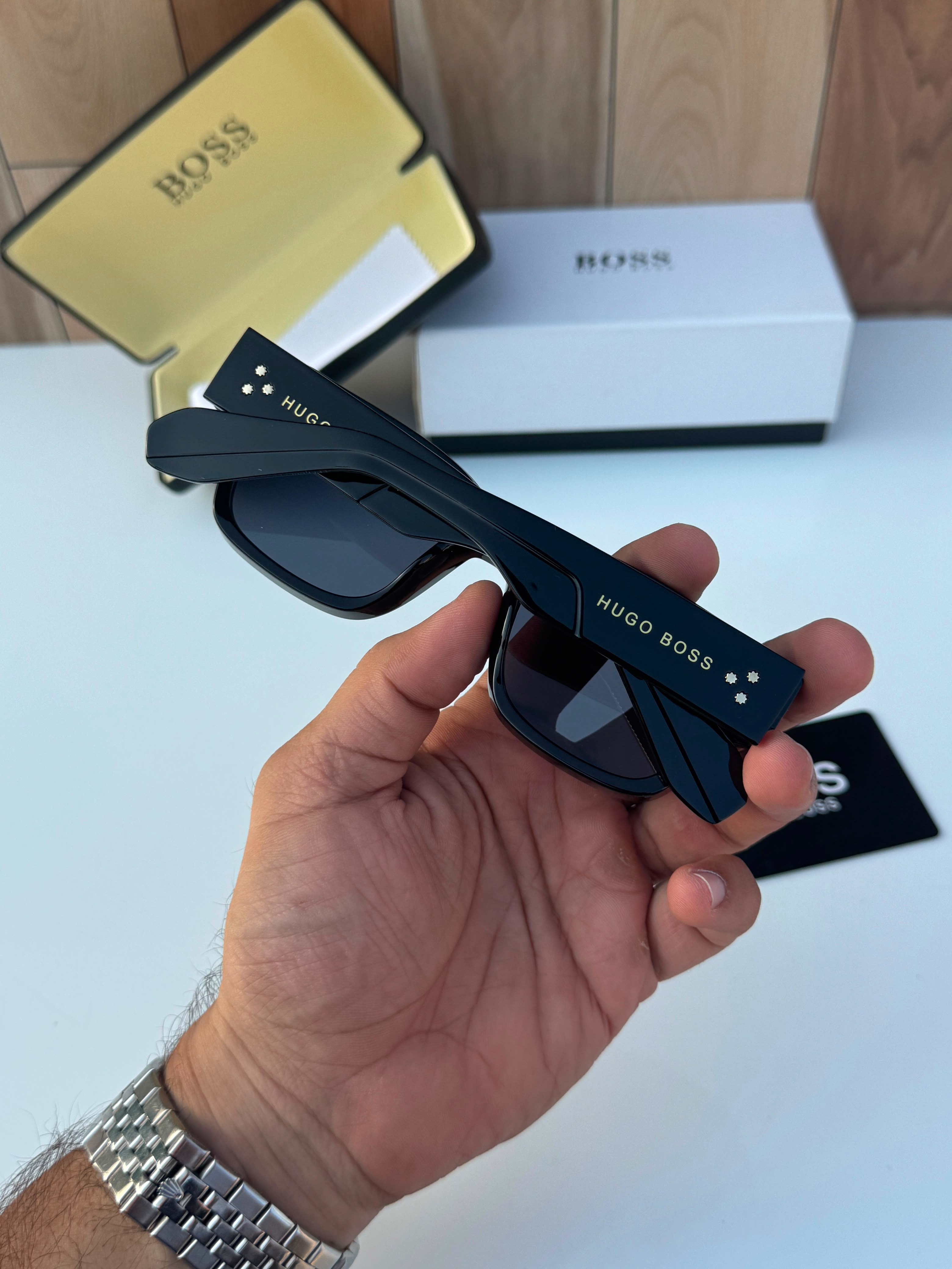 Hugo_boss black edition for mens with box kit