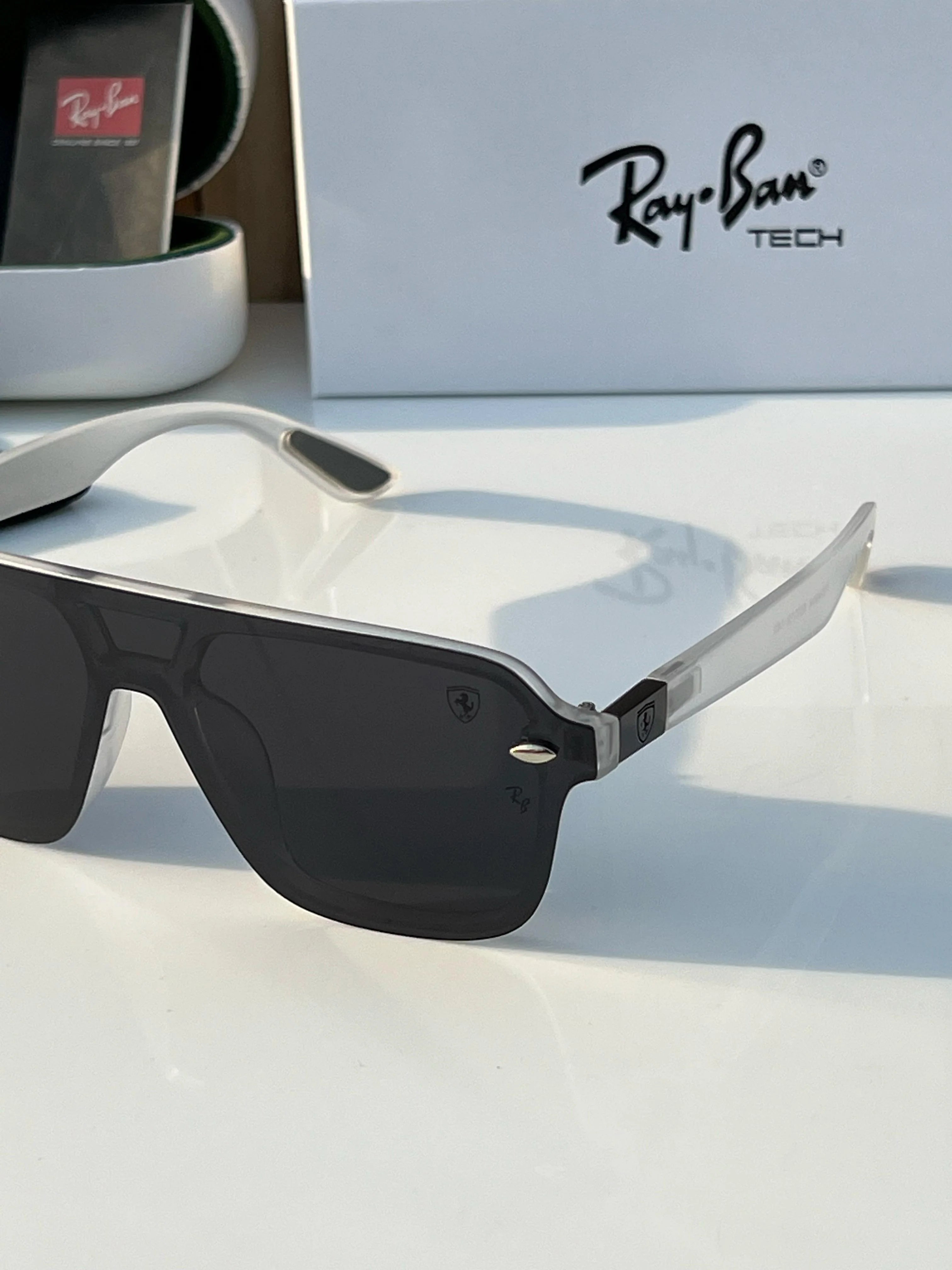 Ray 4904 white black A
