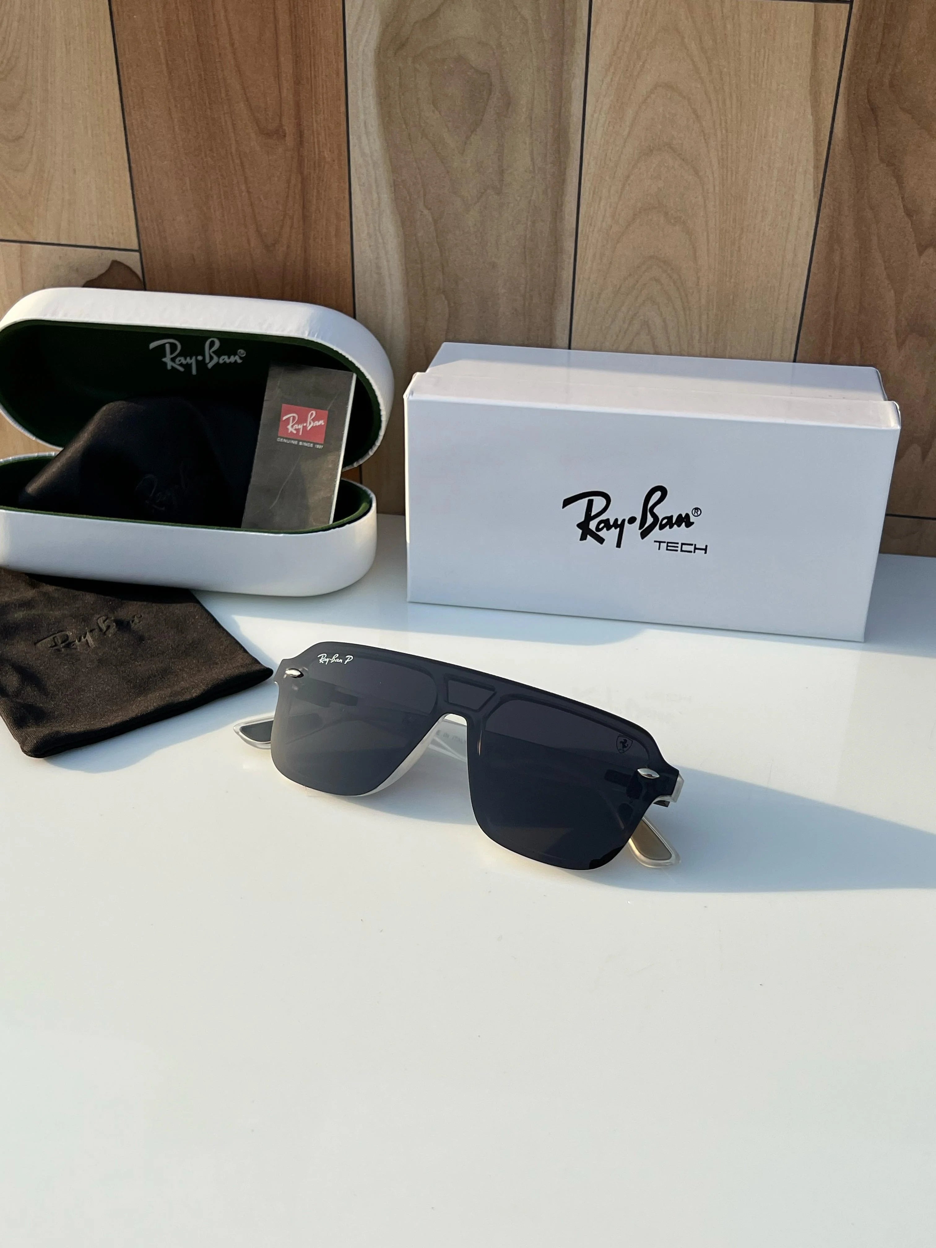 Ray 4904 white black A