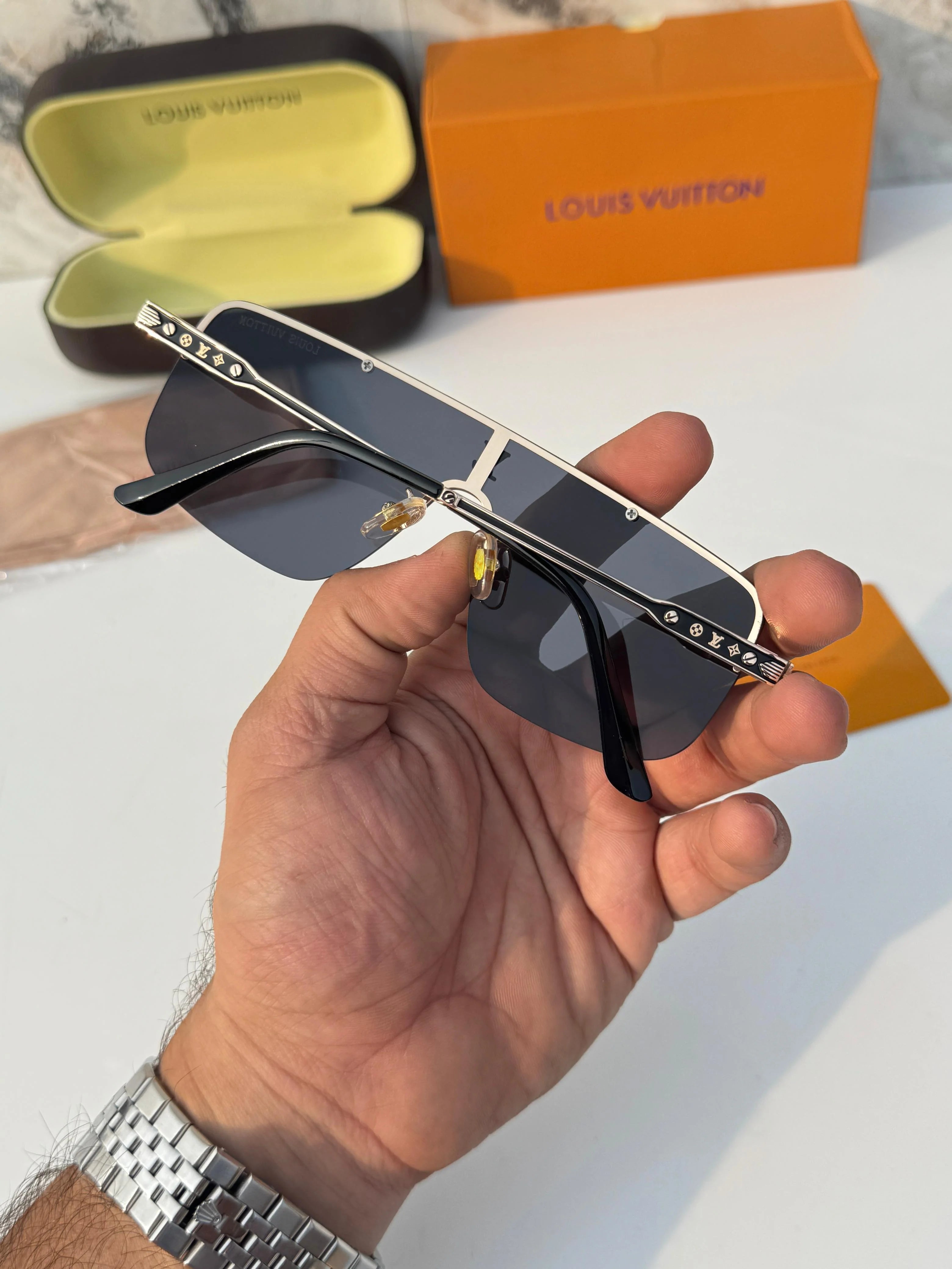 Lou 33015 gold black SUNGLASS