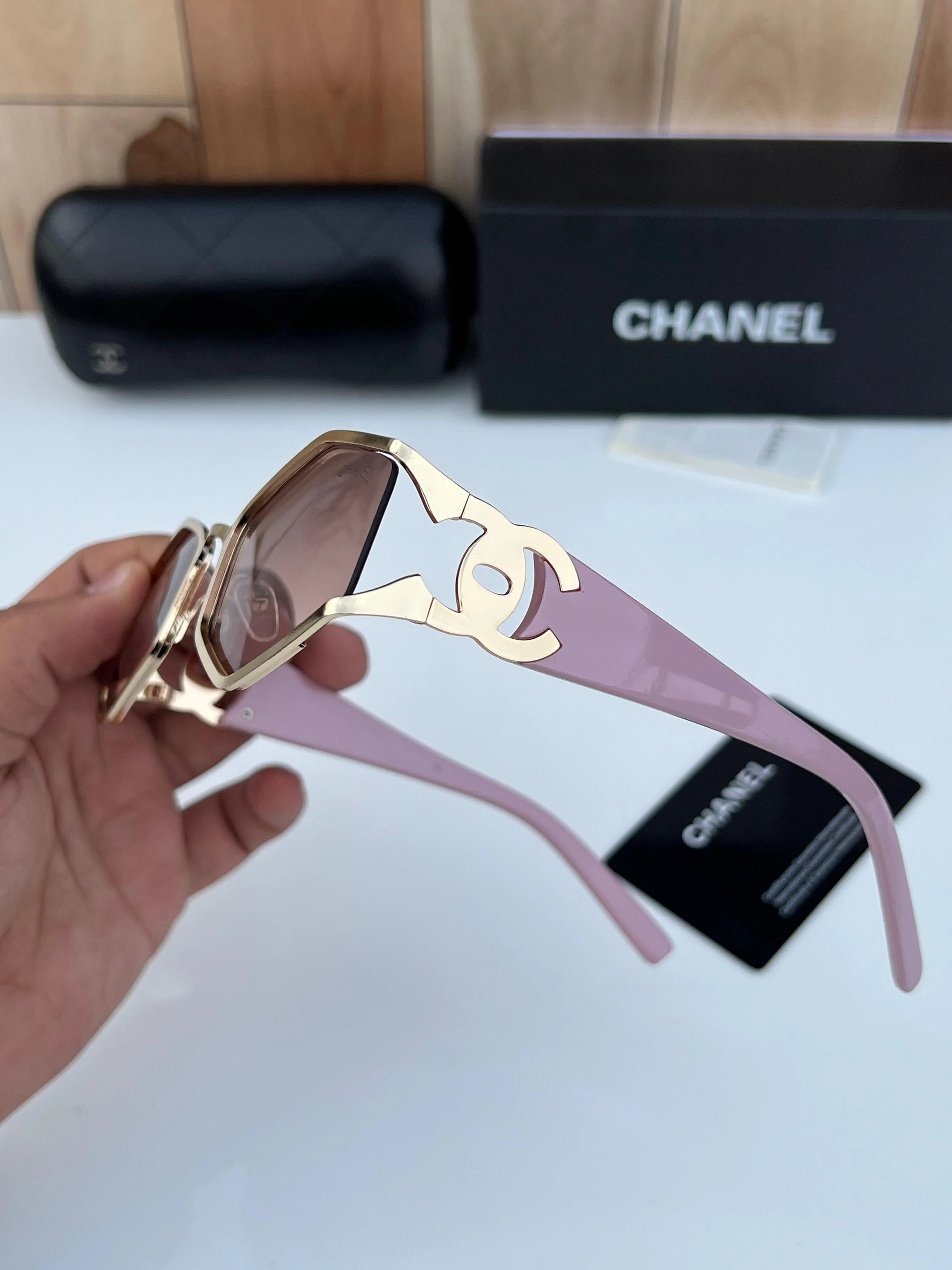 Cha-ne-l pink